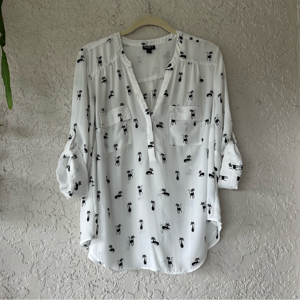 Torrid Harper Georgette Pullover 3/4 Sleeve Blouse size 0 black cat